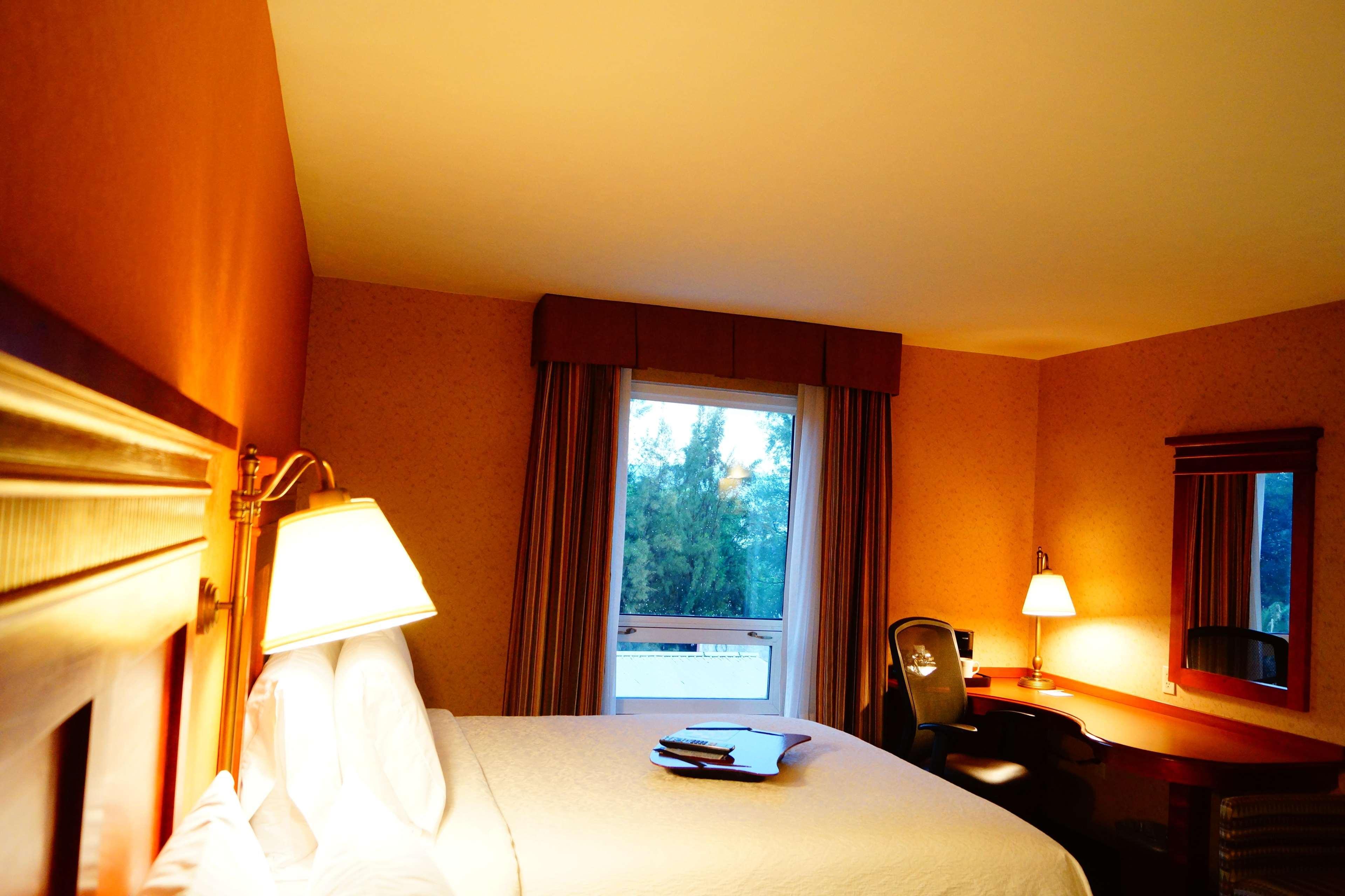 Hampton Inn By Hilton Guadalajara-Aeropuerto Las Pintas Екстериор снимка