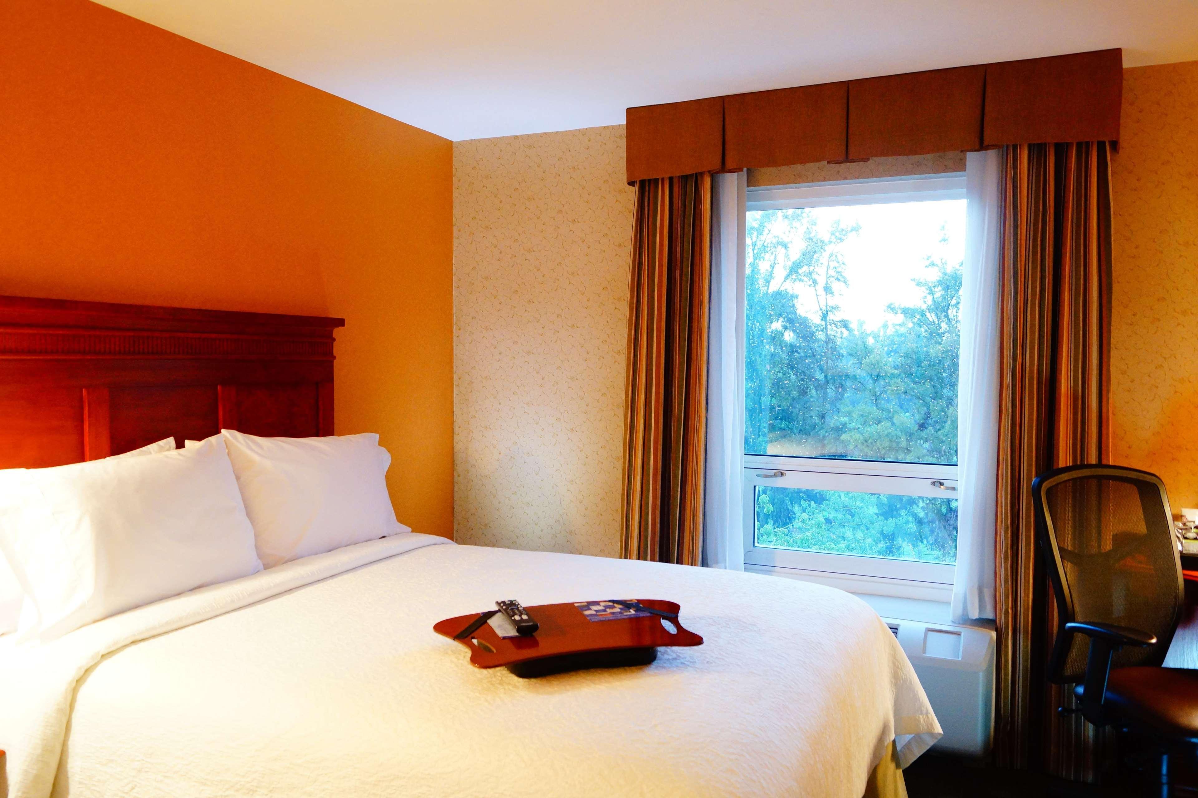 Hampton Inn By Hilton Guadalajara-Aeropuerto Las Pintas Екстериор снимка