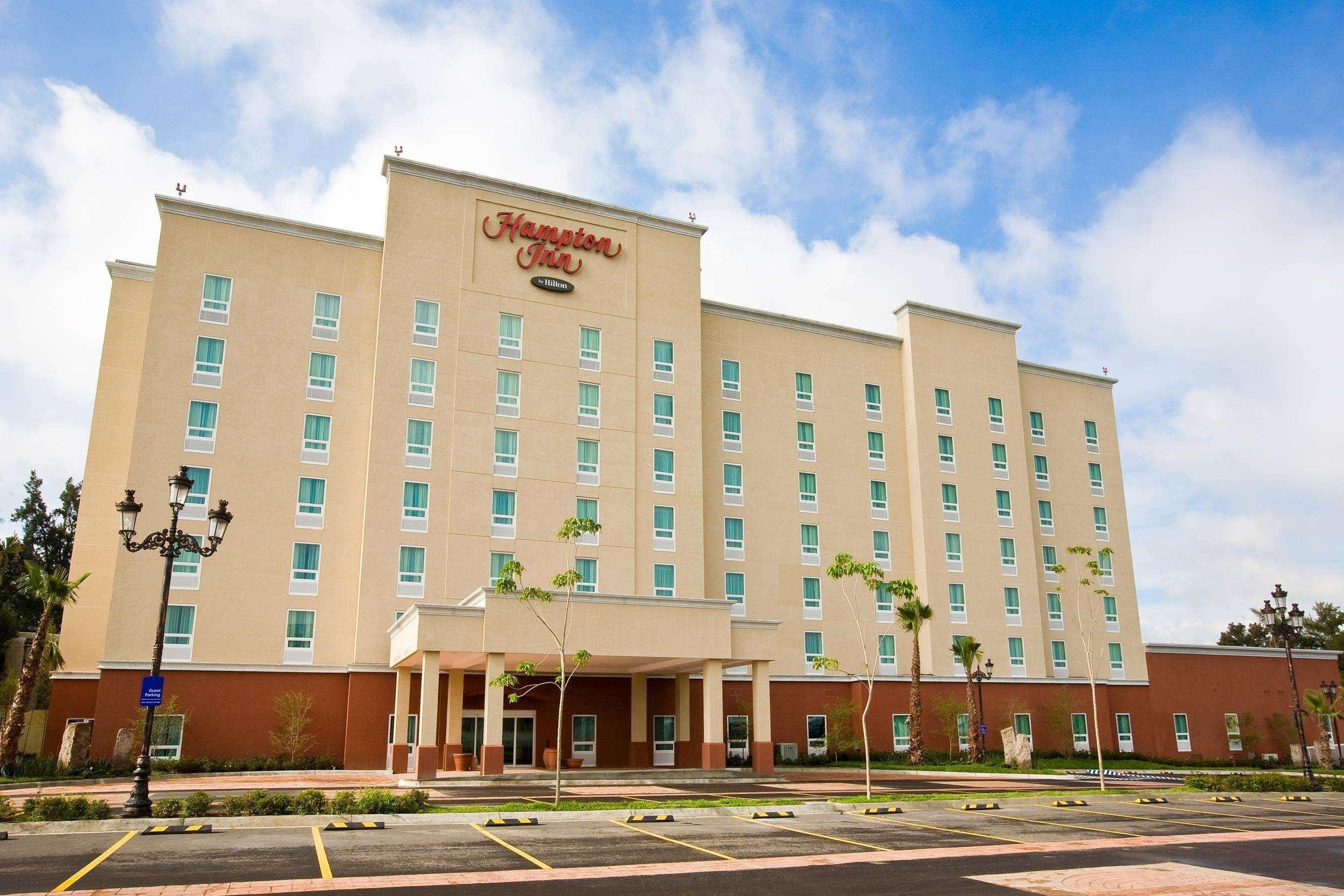 Hampton Inn By Hilton Guadalajara-Aeropuerto Las Pintas Екстериор снимка