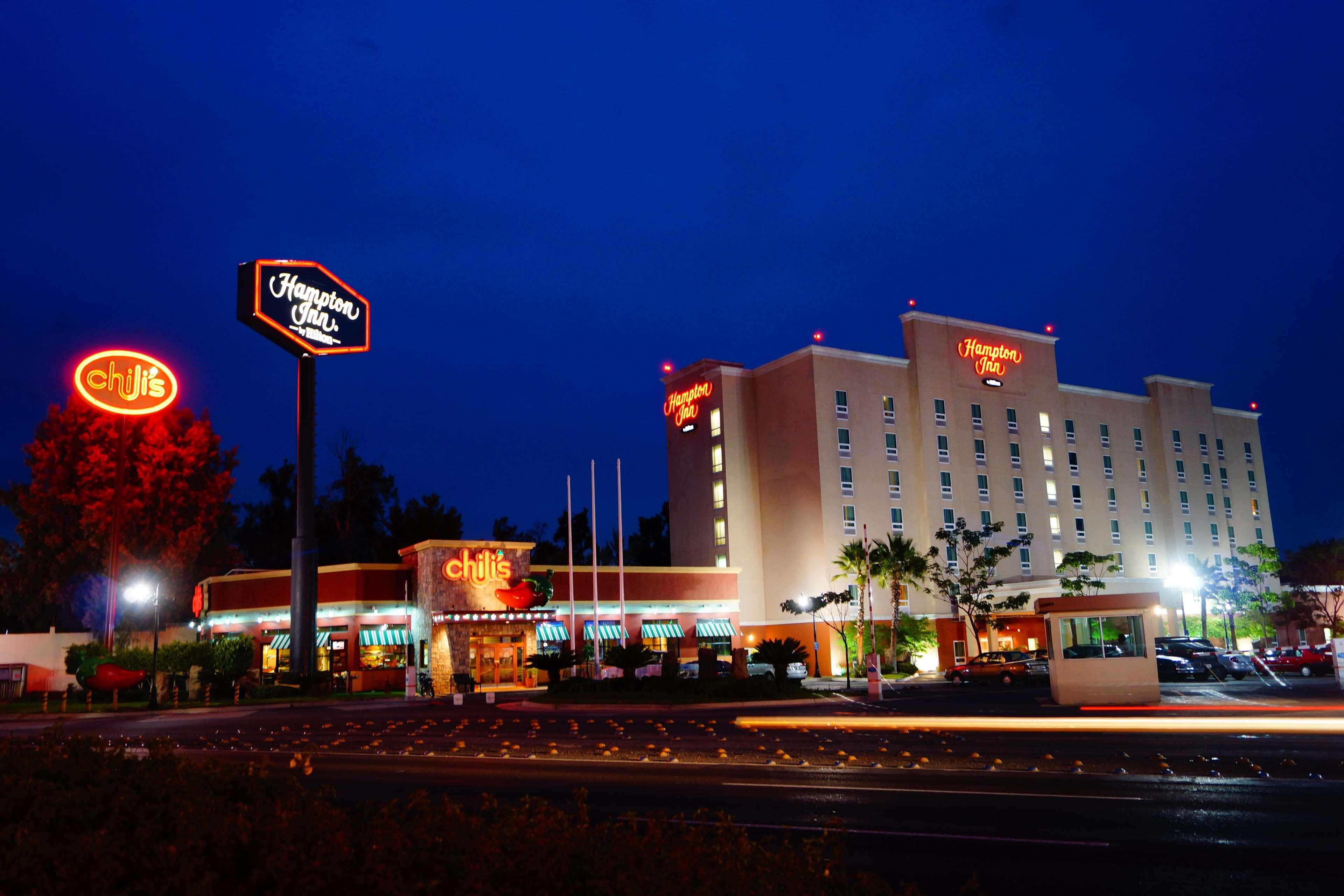 Hampton Inn By Hilton Guadalajara-Aeropuerto Las Pintas Екстериор снимка
