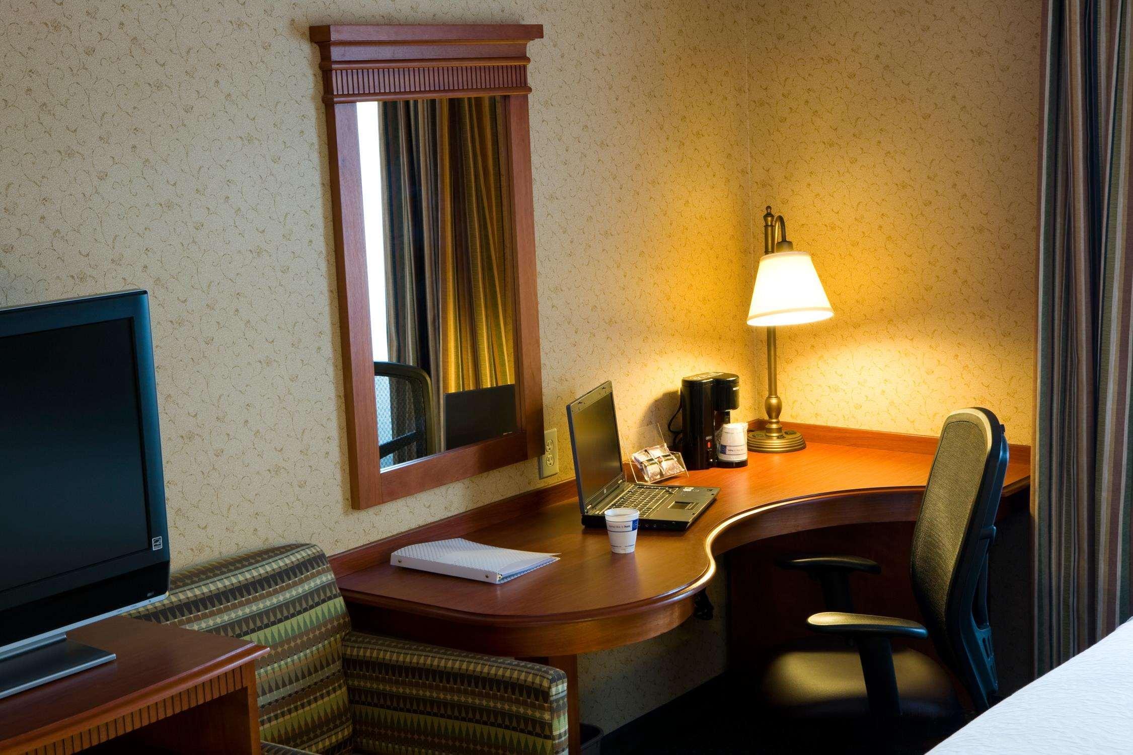 Hampton Inn By Hilton Guadalajara-Aeropuerto Las Pintas Екстериор снимка