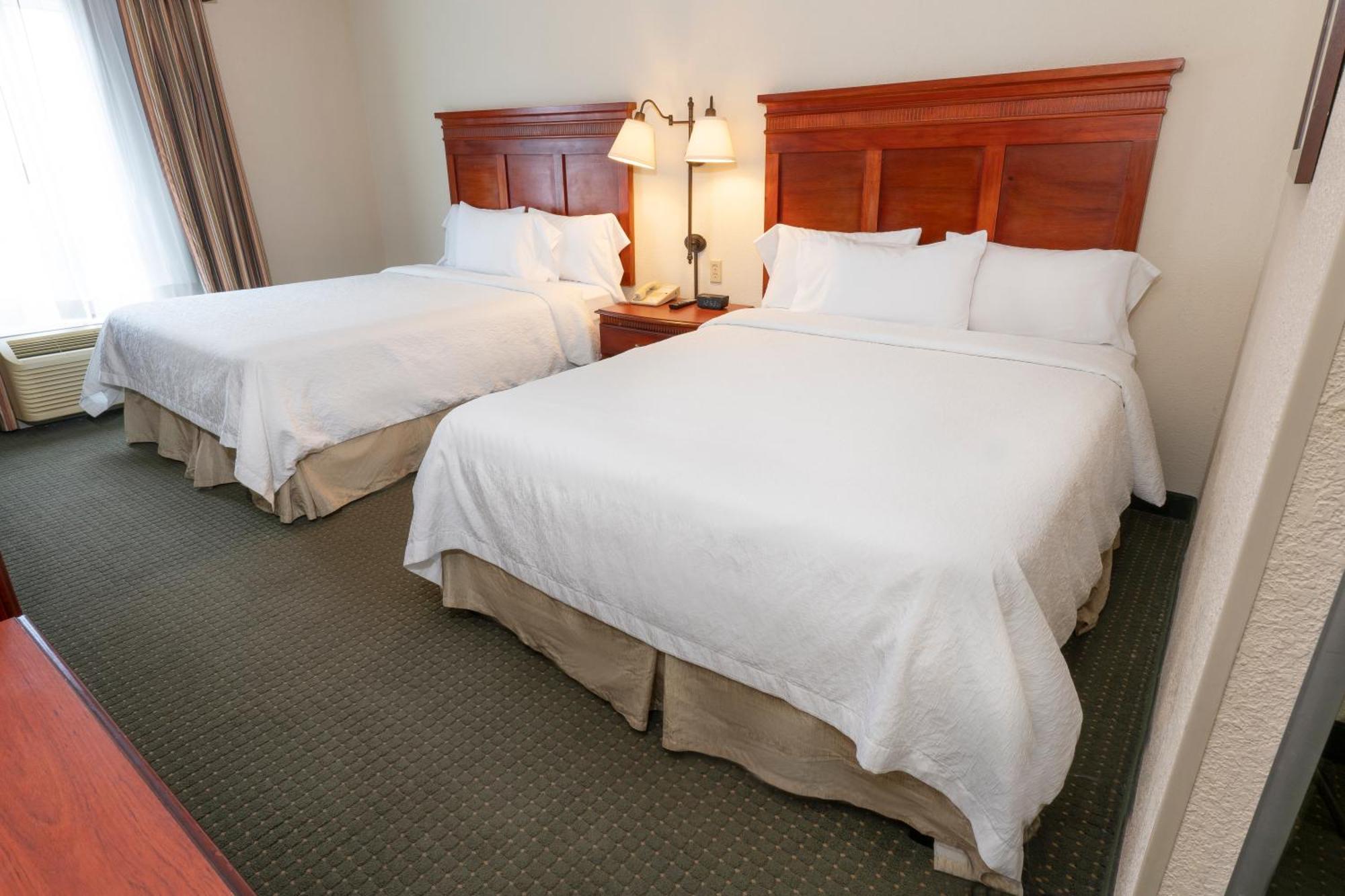 Hampton Inn By Hilton Guadalajara-Aeropuerto Las Pintas Екстериор снимка
