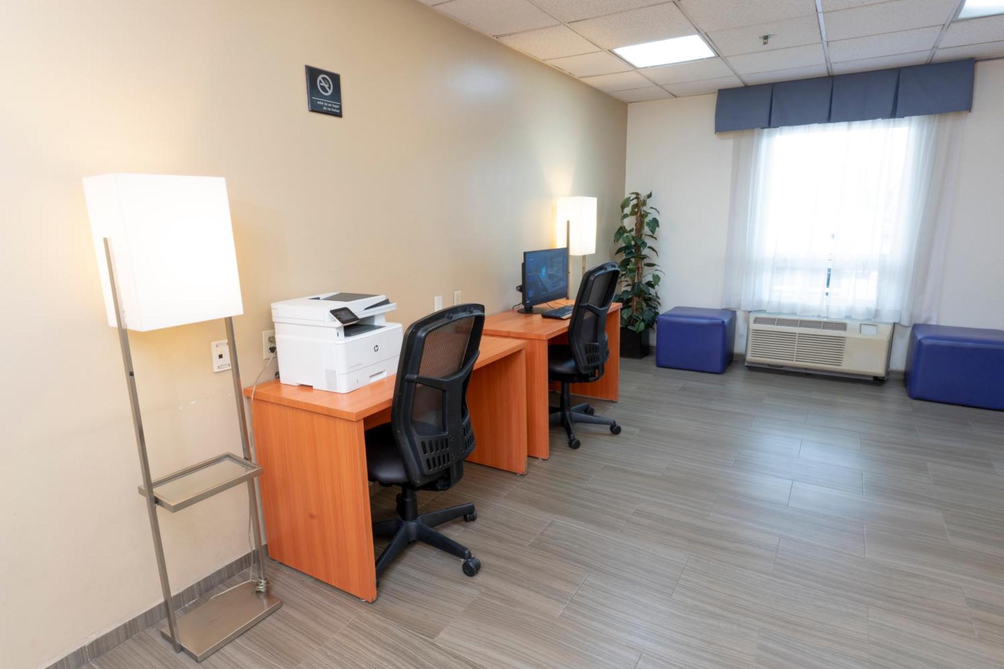 Hampton Inn By Hilton Guadalajara-Aeropuerto Las Pintas Екстериор снимка